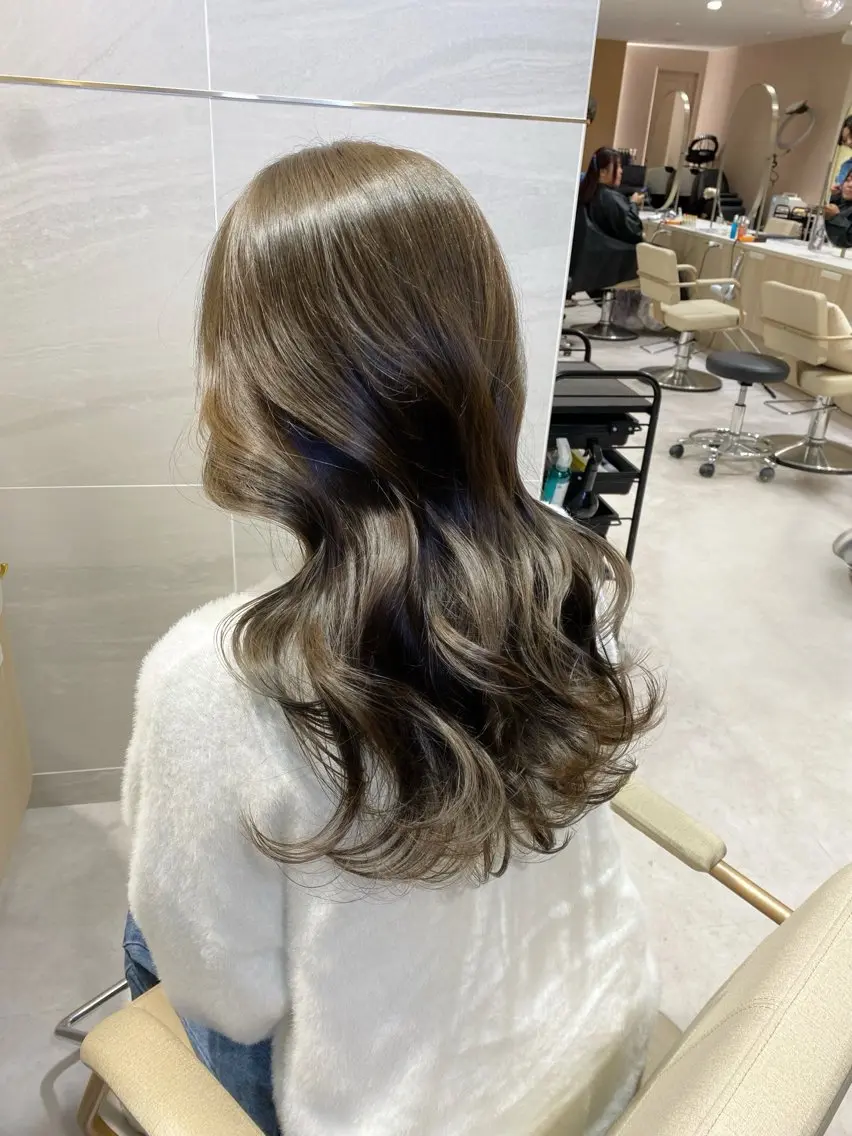 ロング カラー ベージュカラー イルミナカラー カット ヘアカラー トリートメント 透明感カラー🌿 グレージュ🐺陽介のヘアスタイル