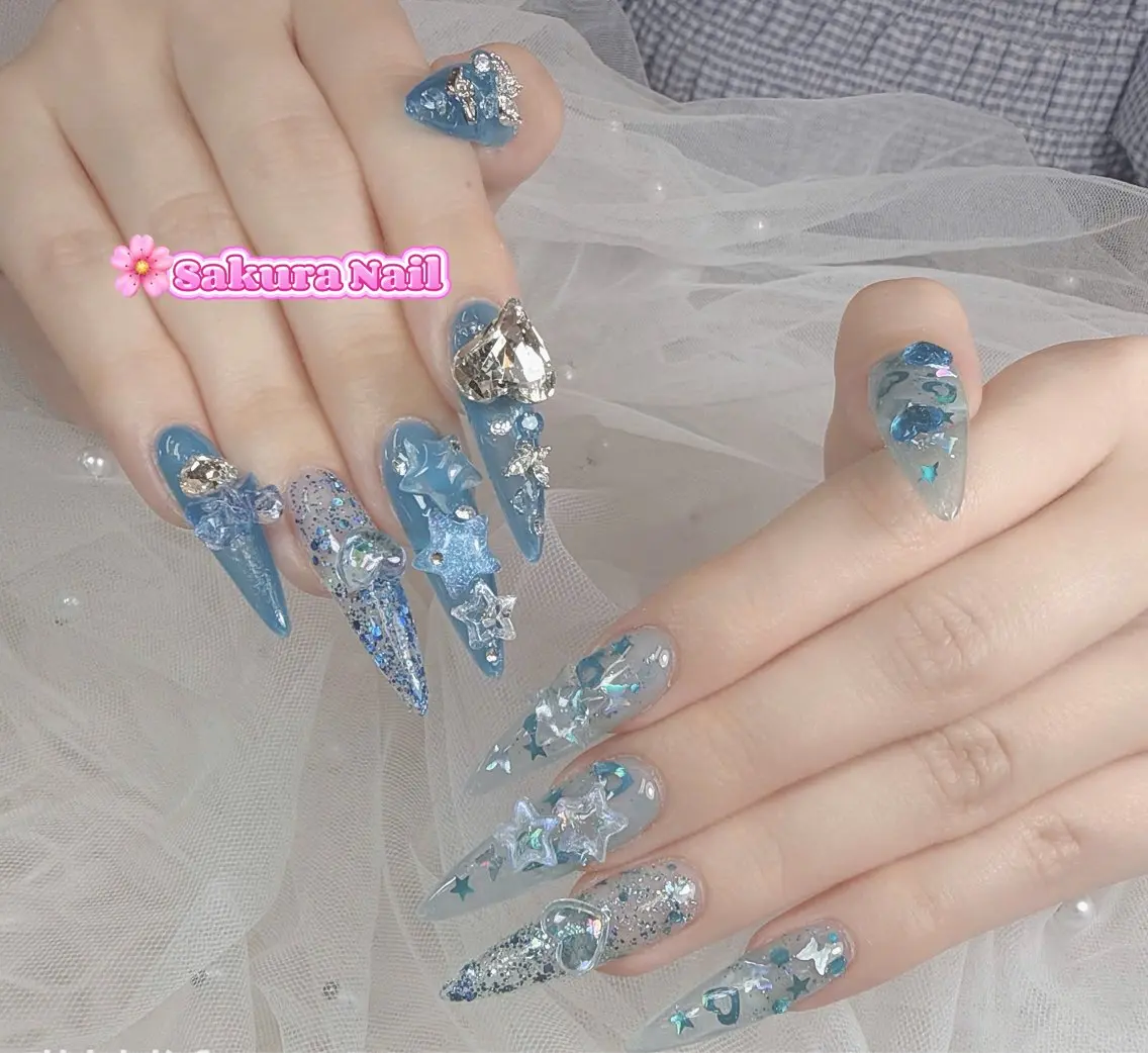 ネイル アートネイル オーロラネイル ボルドー チークネイル フレンチネイル ハンドネイル Sakura Nail Salonのネイルデザイン