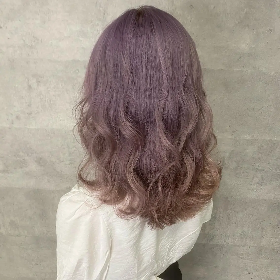 ミディアム カラー シールエクステ特化 ハイトーン、NANAのヘアスタイル