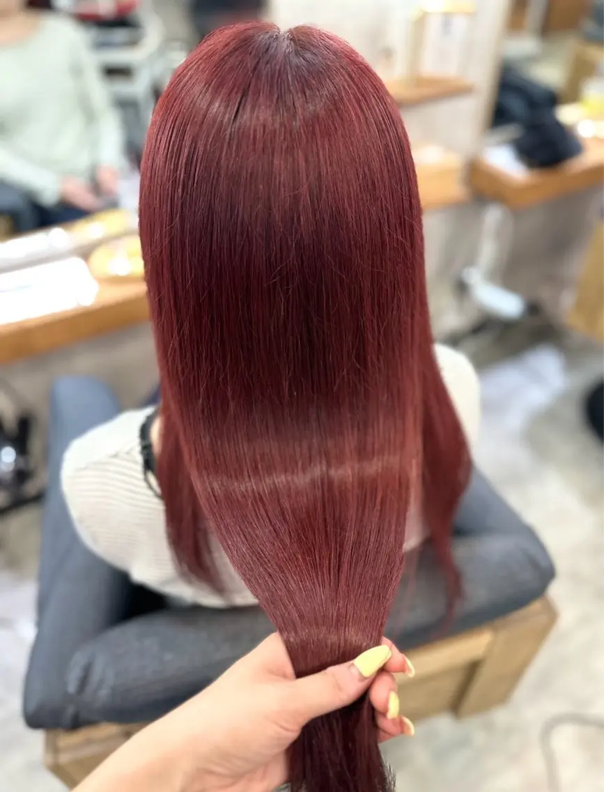 ロング トリートメント ヘアカラー MOURI CHISATOのヘアスタイル