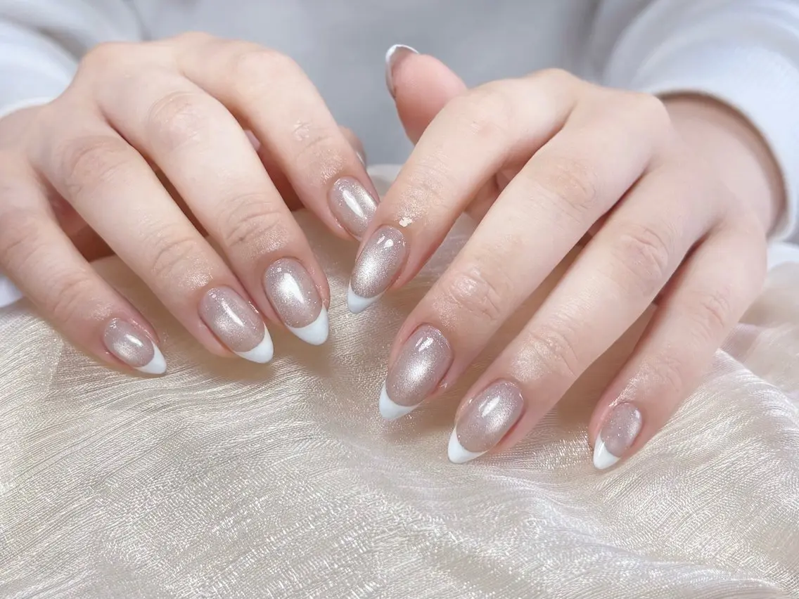 ネイル オーロラネイル チークネイル フレンチネイル ジェルネイル ガラスフレンチ ハンドネイル Nail Jolieのネイルデザイン