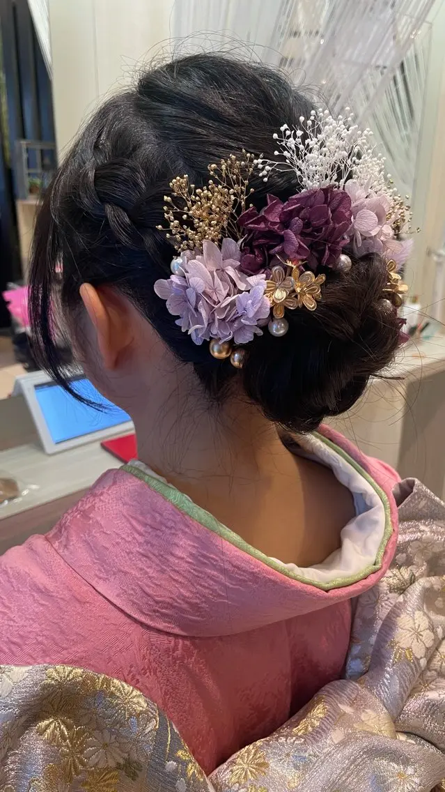 セミロング ヘアアレンジ 成人式 🎨 SHIORI🥀のヘアスタイル