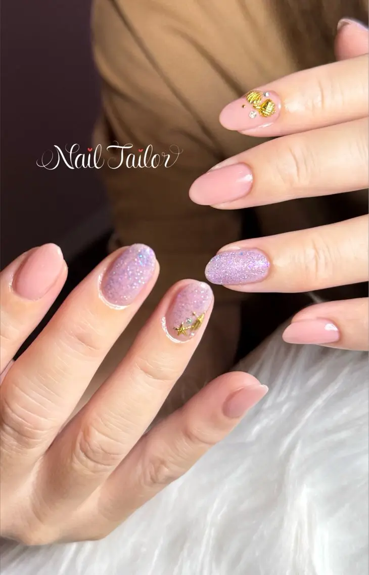 ネイル フラッシュネイル ラメ(グリッター) オフィスネイル ピンク リボン ハンドネイル NailTailor ネイルテイラーのネイルデザイン