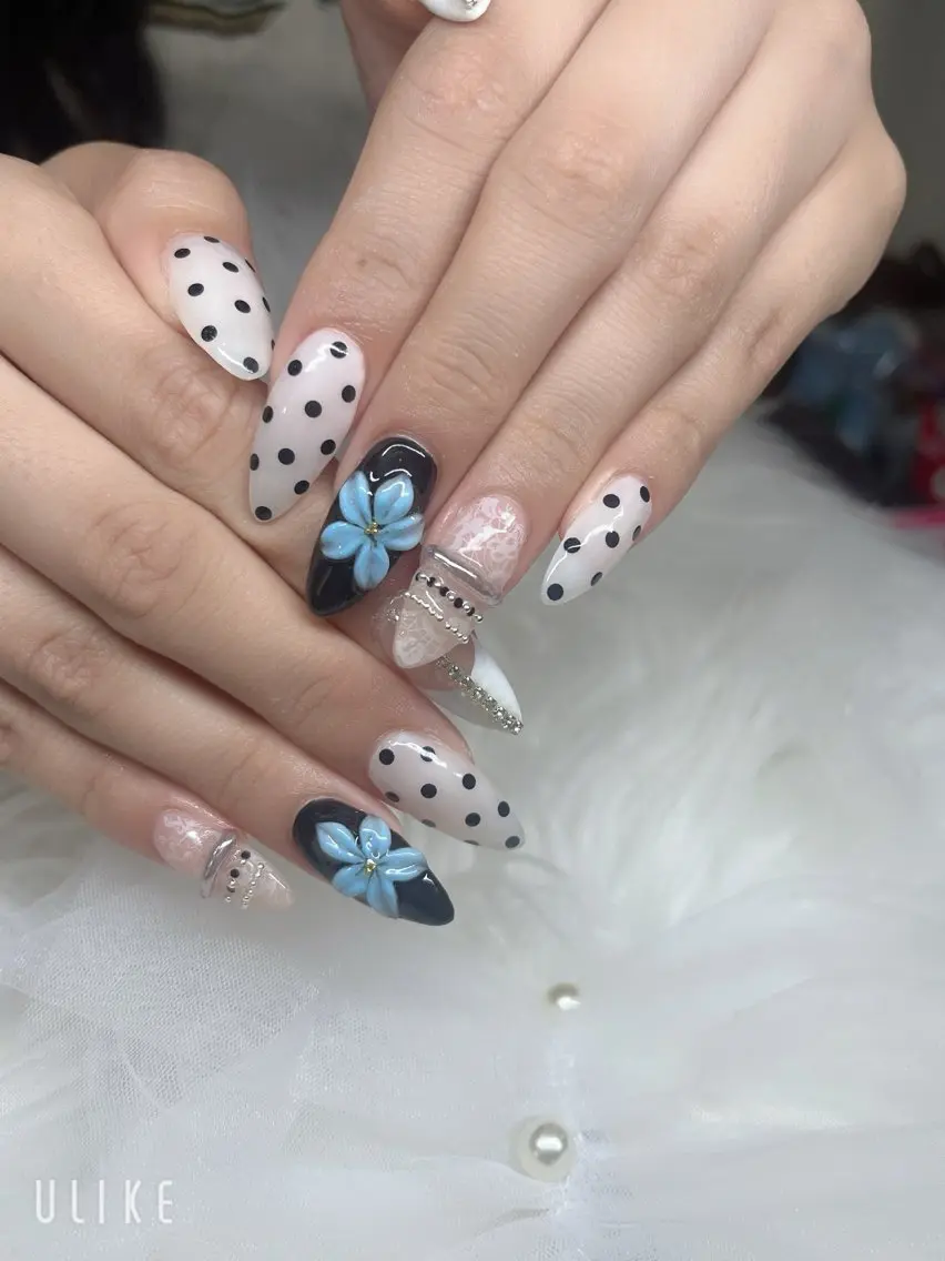 ネイル ハンドネイル YOLO NAILのネイルデザイン