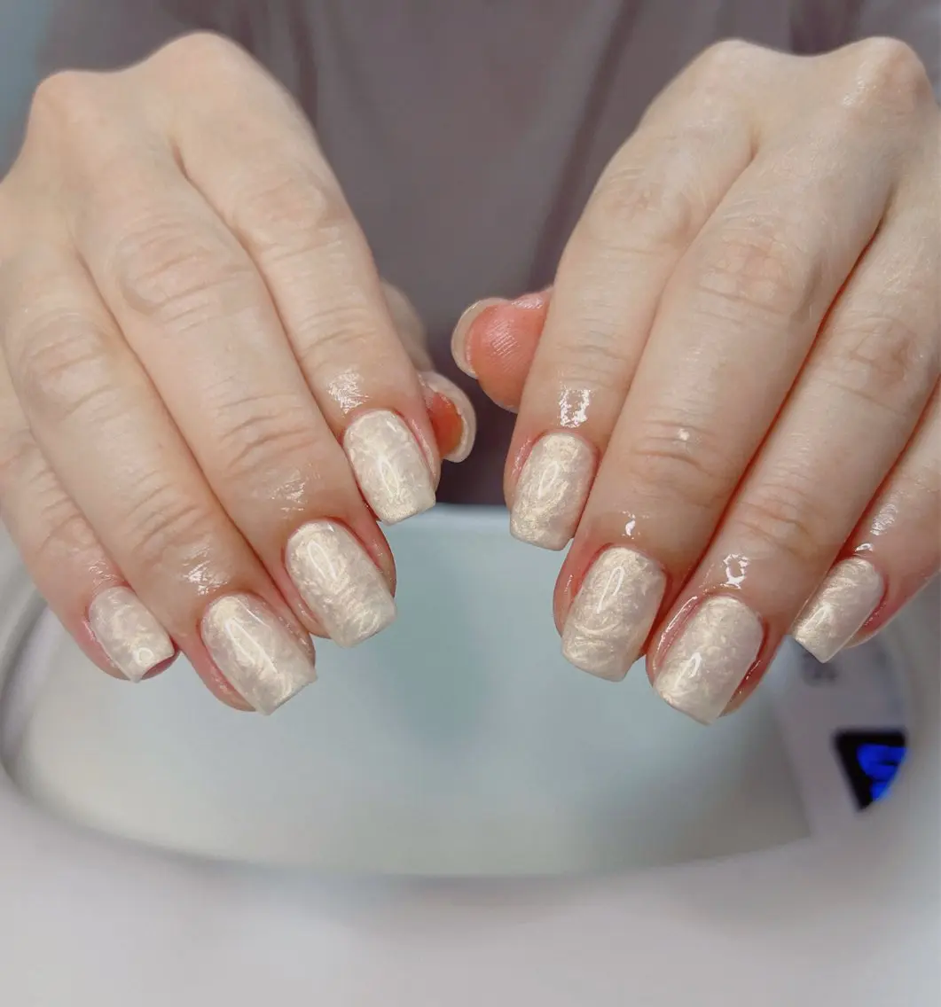 ネイル オーロラネイル 長さ出し フットネイル 韓国ネイル ラメ(グリッター) ハンドネイル 👍thumbs up nail👍のネイルデザイン