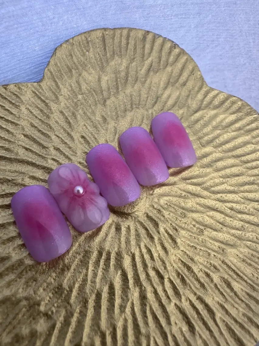 ネイル アートネイル ぷっくりネイル ネイルルーム103 マイコのネイルデザイン