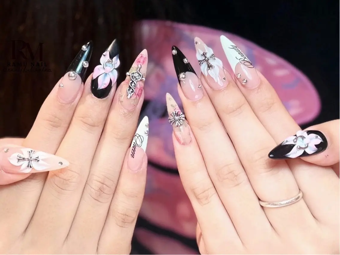 ネイル キラキラネイル マグネットネイル ミラーネイル ピンク 夏ネイル ハンドネイル RAMU Nail 恵比寿店のネイルデザイン