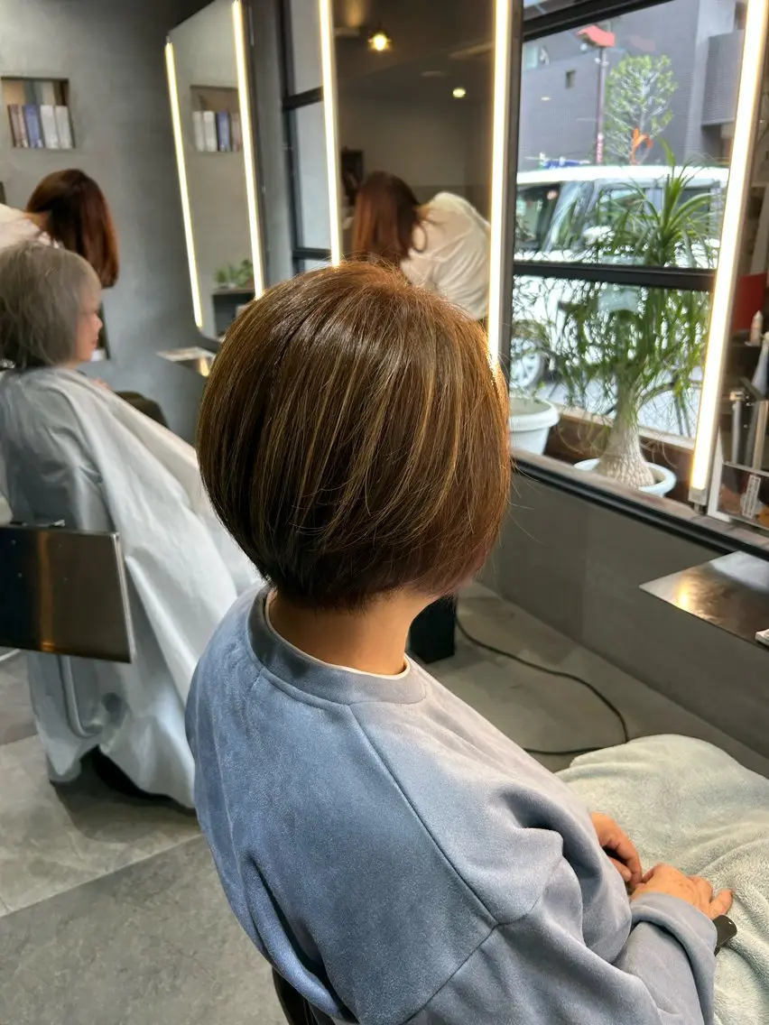 ショート カラー カット ヘアカラー トリートメント 艶カラー/ベージュ/ ショート/安岡哲兵のヘアスタイル