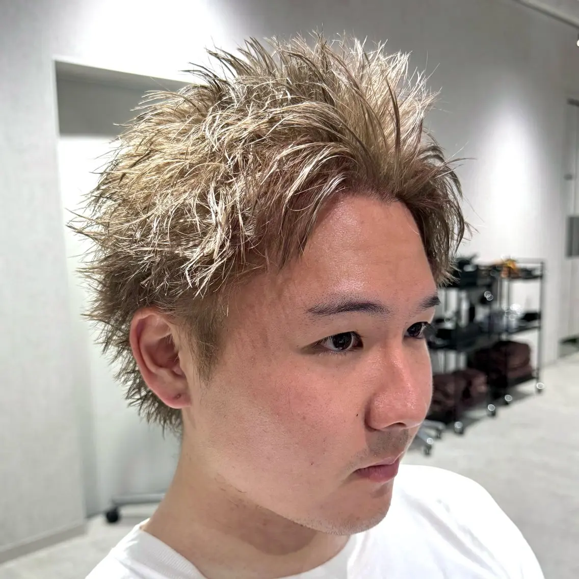 ショート カラー メンズ スパイキーショート ベージュカラー ミルクティーベージュ ショートヘア カット ヘアカラー メンズパーマ職人 パーマ🔥ritaのヘアスタイル