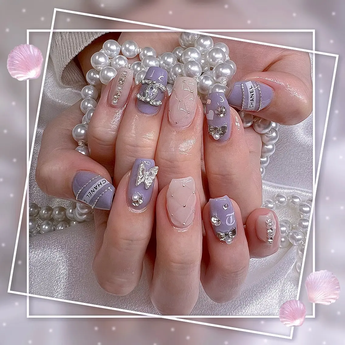 ネイル フレンチネイル グラデーション キラキラネイル 韓国ネイル マグネットネイル ハンドネイル ハンドケア Chill Nailsalonのネイルデザイン