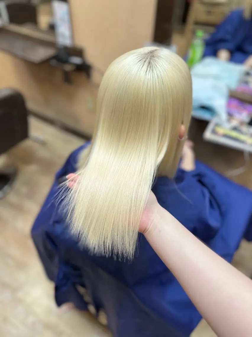 セミロング Moremuu もも🍑のヘアスタイル