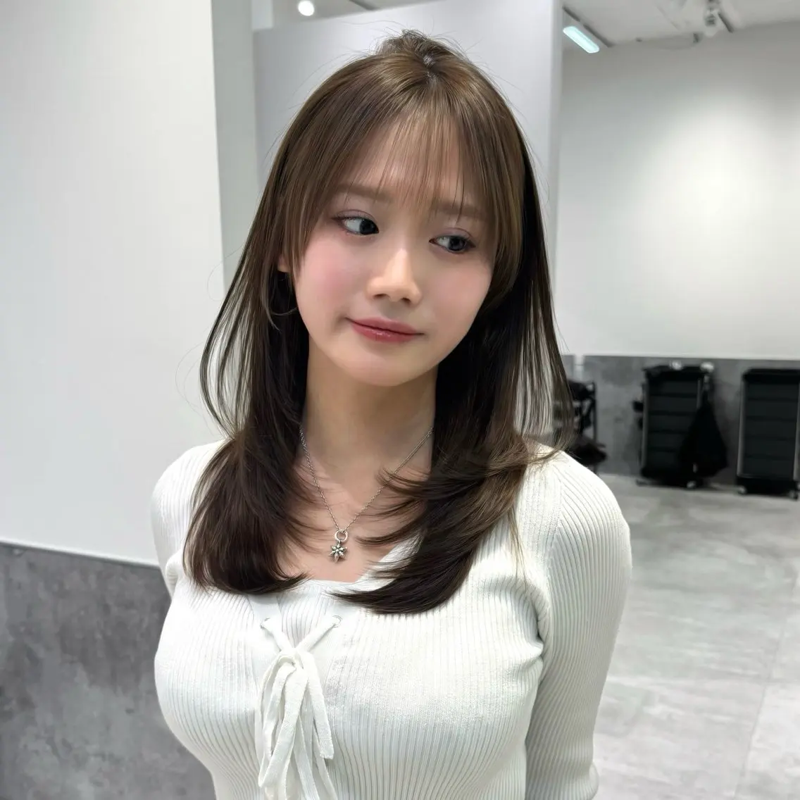 ロング カラー 透明感カラー グレージュ 顔周りカット レイヤーカット カット ヘアカラー トリートメント 韓国系支持率No.1 レイヤー特化/きょうのヘアスタイル
