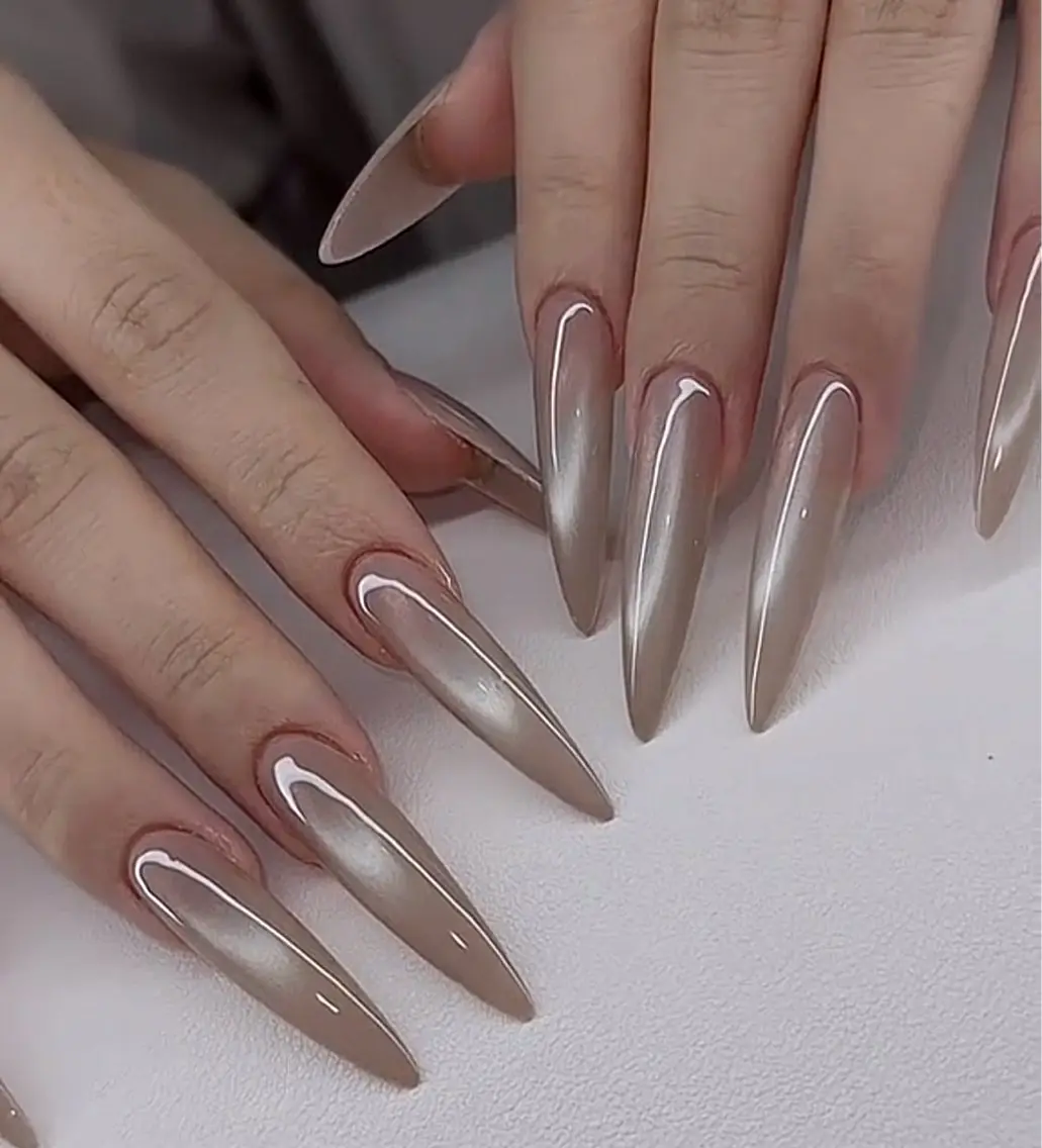 ネイル オーロラネイル フレンチネイル ジェルネイル ハロウィン キラキラネイル ハンドネイル H.baby Nail Salonのネイルデザイン