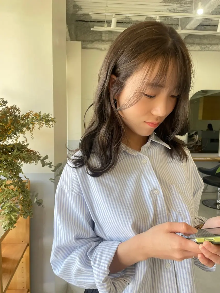 ミディアム カラー イルミナカラー 小久保 里紗のヘアスタイル
