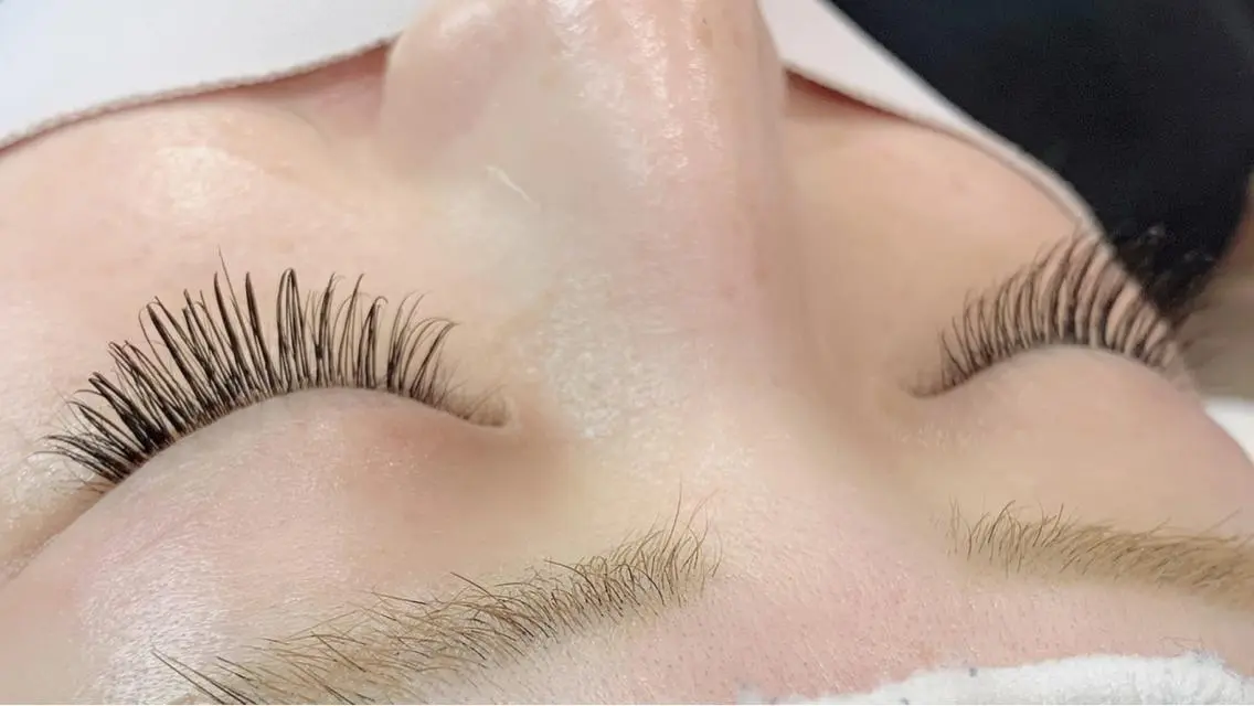 マツエク・マツパ フラットラッシュ マツエク Eyelash Salon 4Uのマツエク・マツパデザイン