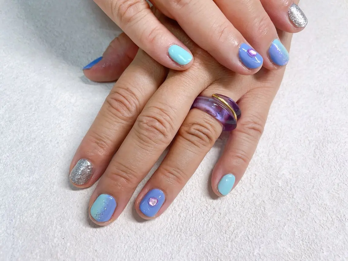 ネイル オーロラネイル フラワーネイル フットネイル フレンチネイル ジェルネイル ハンドネイル mogunail &blowのネイルデザイン