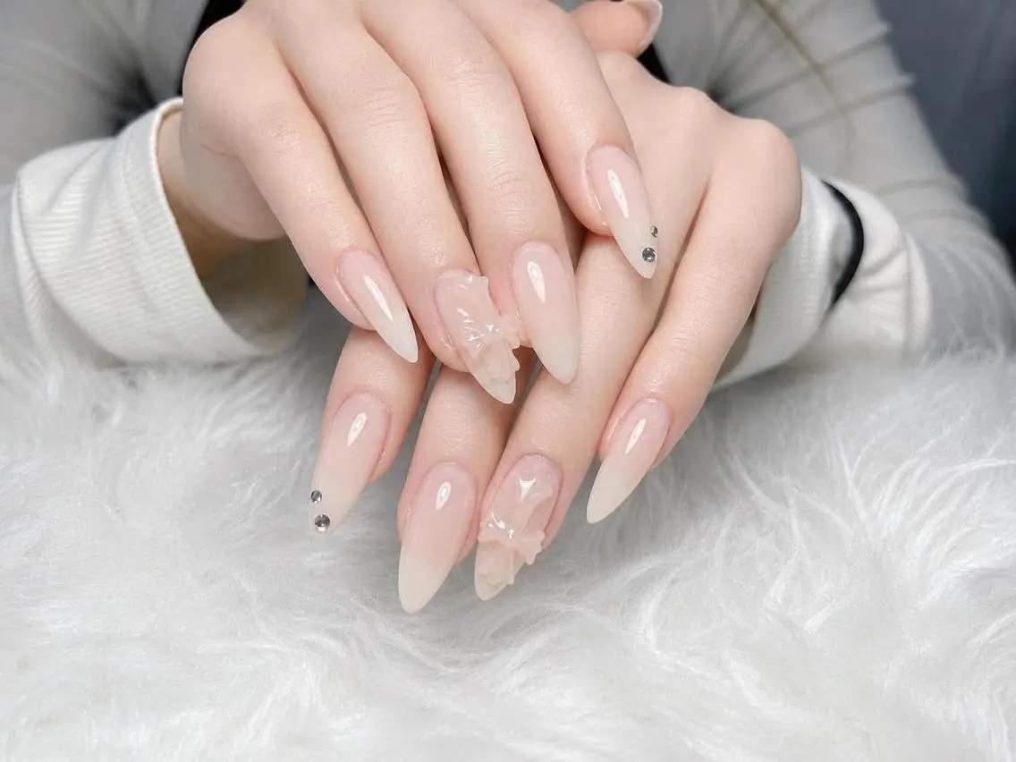 ネイル アートネイル チークネイル ドット フットネイル フレンチネイル ハンドネイル Genie Mika Nailsのネイルデザイン