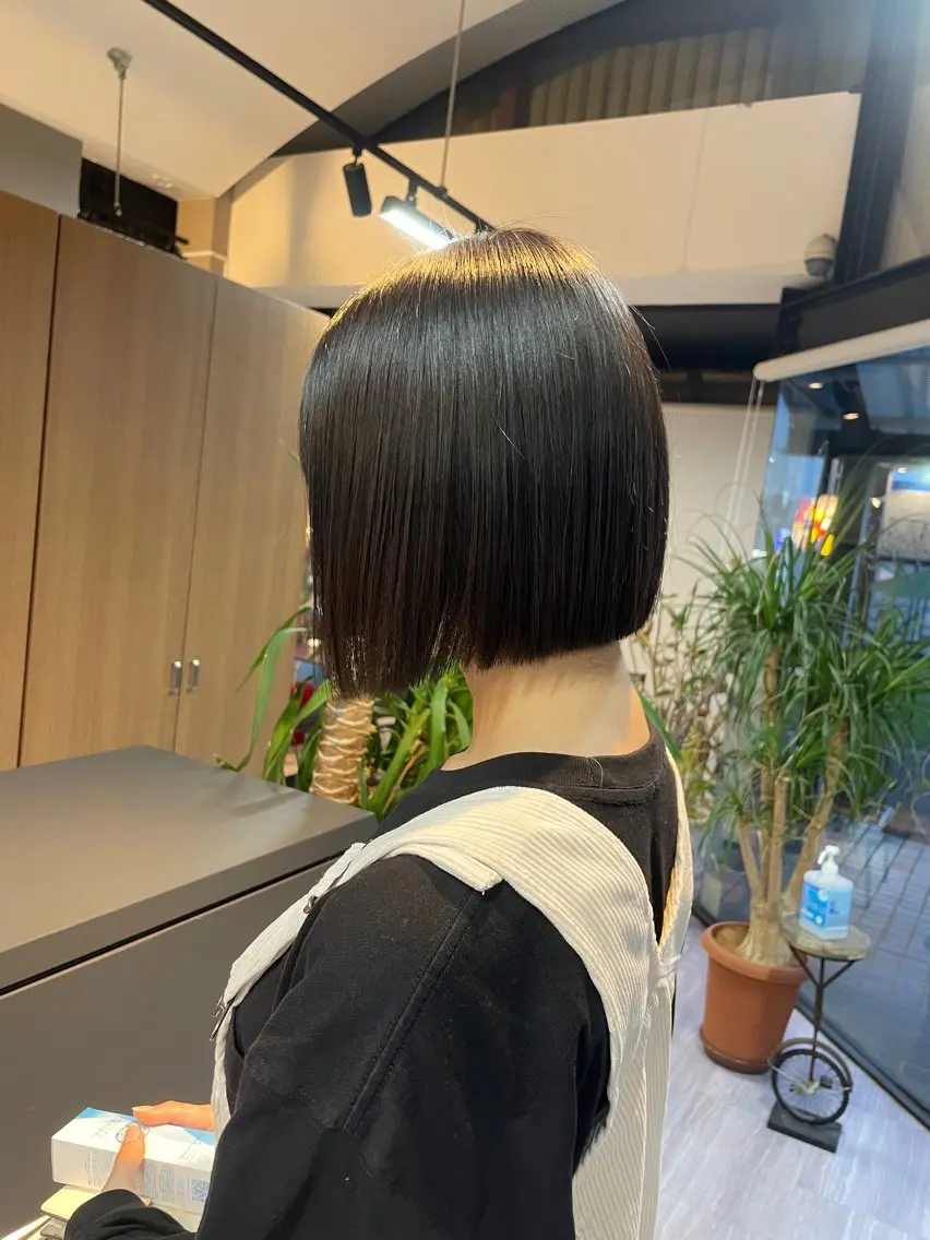 ショート ボブ 縮毛矯正 マキノ キョウカのヘアスタイル