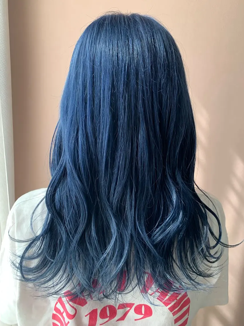 ロング カラー ブリーチ ブルーカラー カット ヘアカラー トリートメント hubhair レイヤー/透明感のヘアスタイル