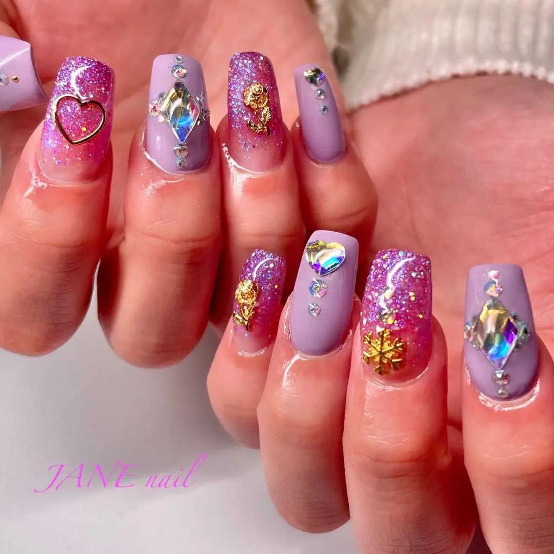 ネイル フットネイル キラキラネイル 冬ネイル クリスマス ハンドネイル Nail Salon JANEのネイルデザイン