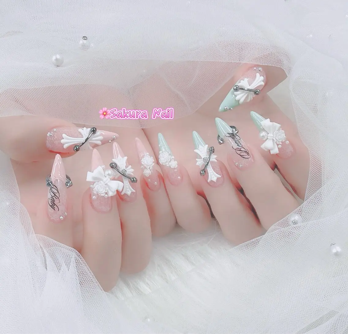 ネイル アートネイル オーロラネイル ボルドー チークネイル フレンチネイル ハンドネイル Sakura Nail Salonのネイルデザイン