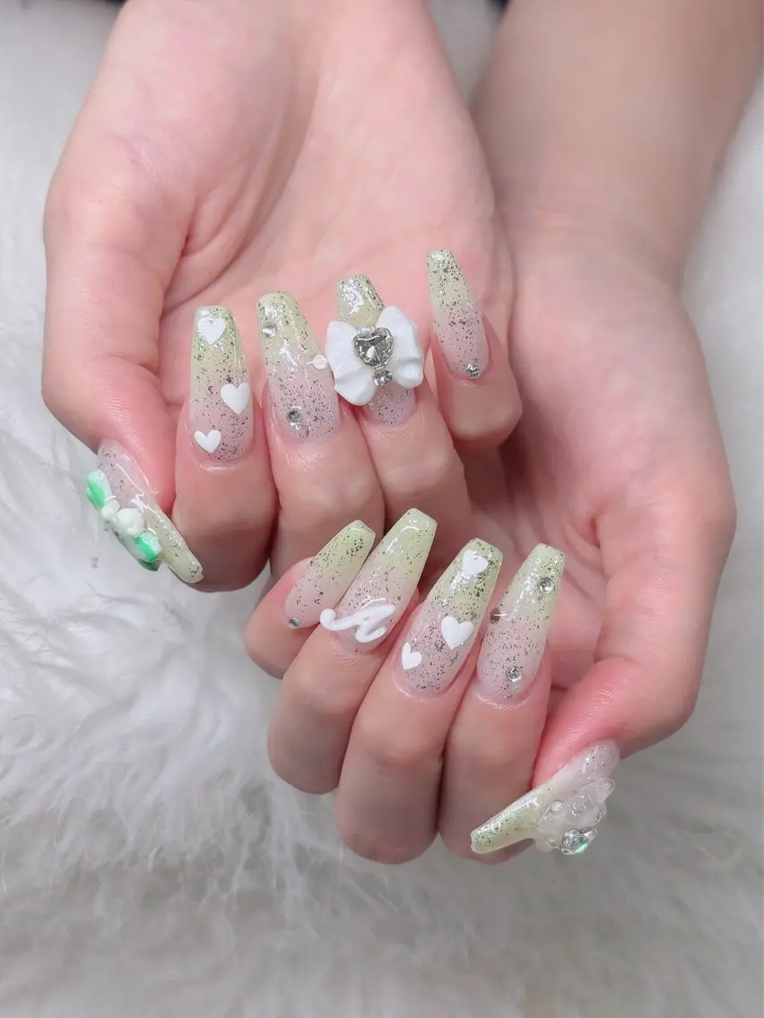ネイル フレンチネイル ジェルネイル キラキラネイル 韓国ネイル マグネットネイル Julli NailStudioのネイルデザイン