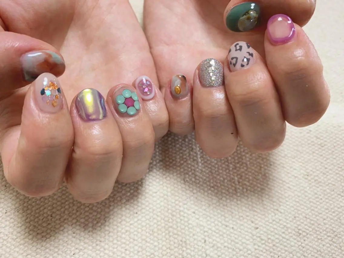ネイル アートネイル ラメ(グリッター) 大理石ネイル(マーブル) ミラーネイル 冬ネイル ハンドネイル nail room カジカジのネイルデザイン