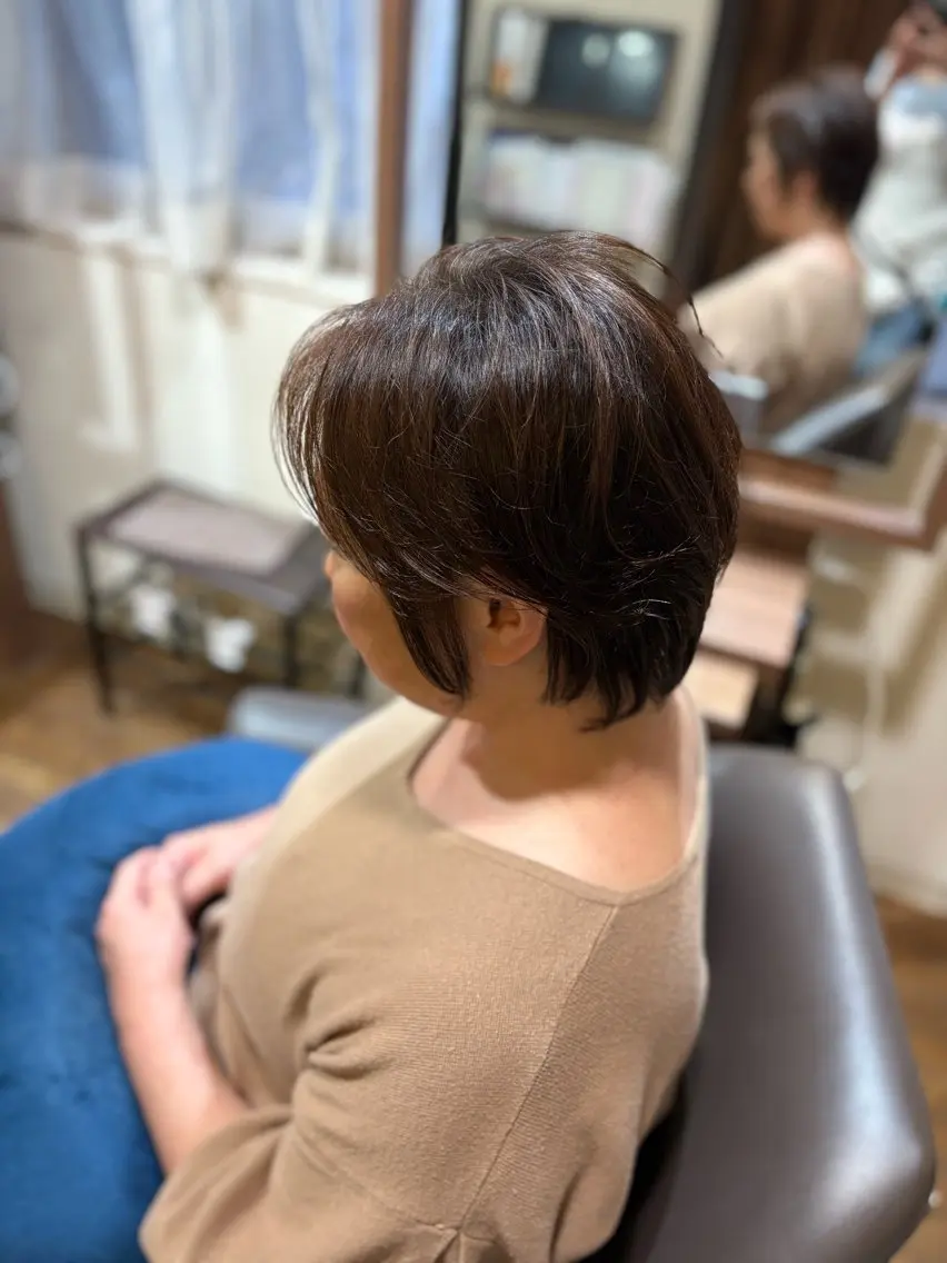 ショート カラー ベージュカラー ブラウンカラー 三浦 萌佳のヘアスタイル
