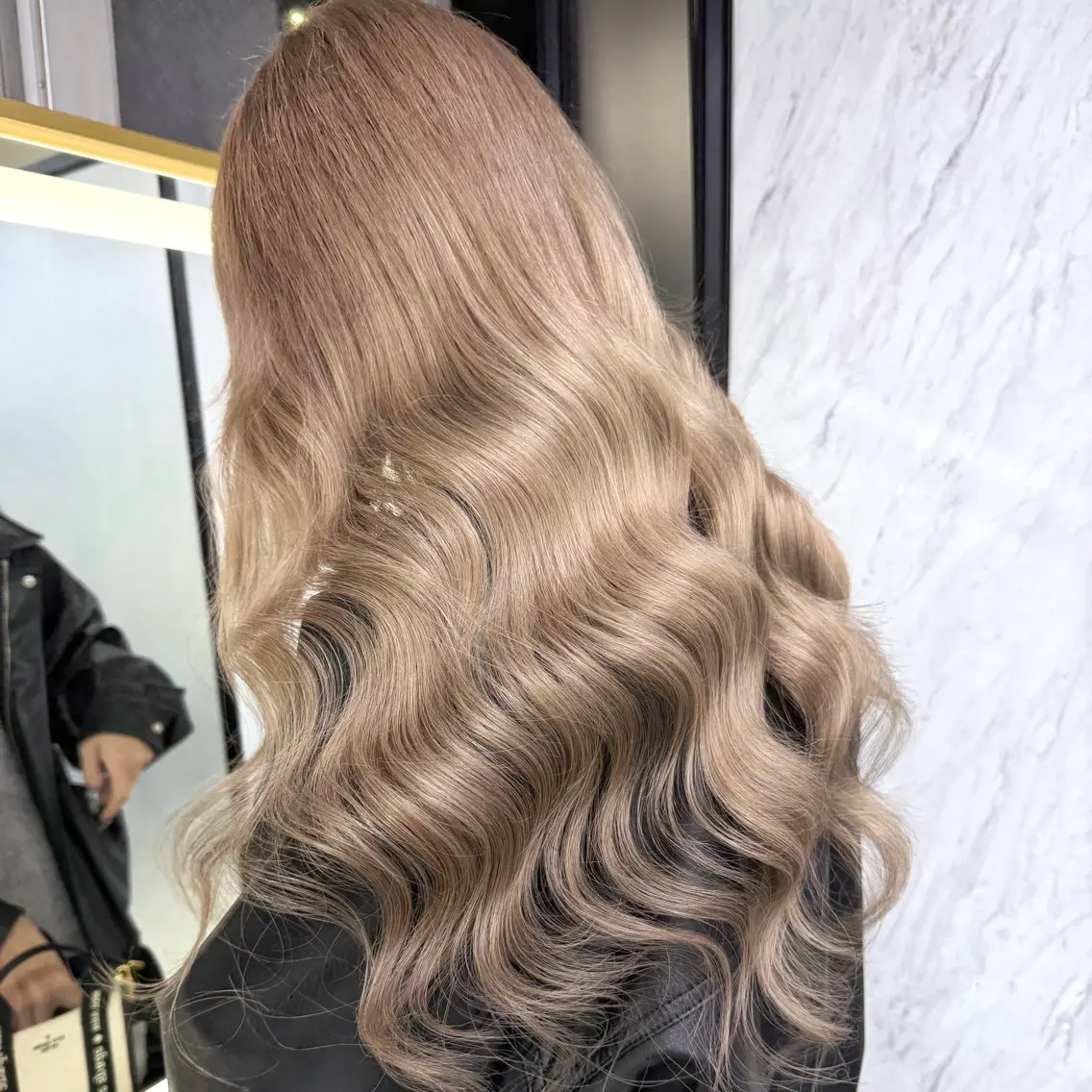 ロング カラー シールエクステ ハイトーンカラー エクステ ヘアカラー エクステ シールエクステ特化 ハイトーン、NANAのヘアスタイル