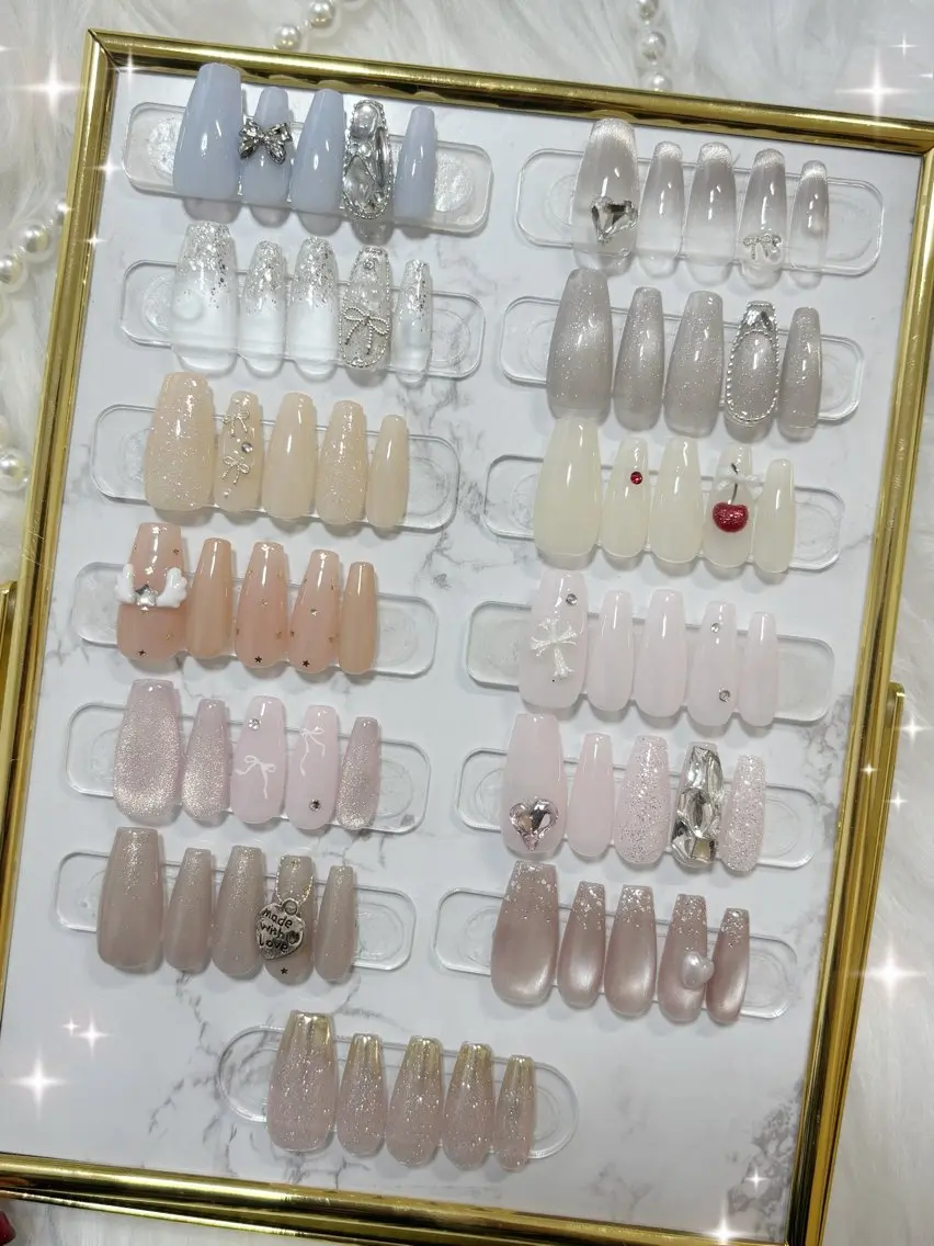 ネイル フラッシュネイル 韓国ネイル ラメ(グリッター) ラメグラデーション 水色 ハンドネイル YM nailのネイルデザイン