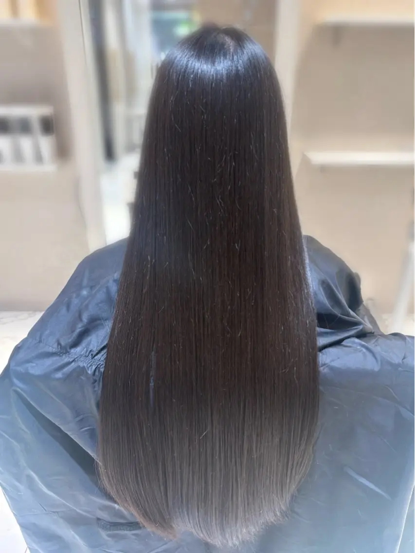ロング 韓国風ヘア ヘアカラー トリートメント 𝐿𝑒𝑒 四ツ橋 𝑅𝐴𝑁𝐴のヘアスタイル