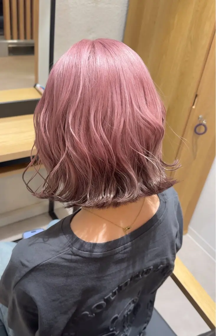 ショート ヘアカラー たかはし るなのヘアスタイル