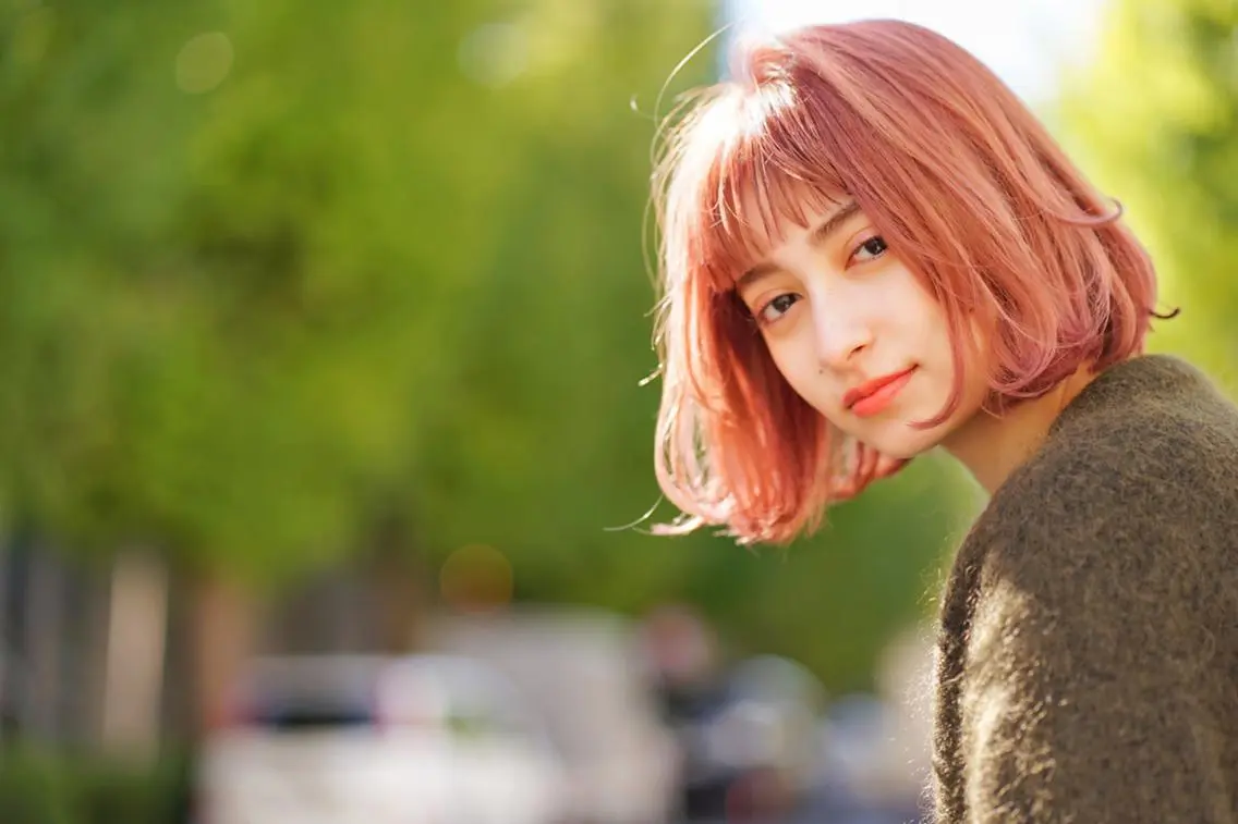 ミディアム パーマ カラー アディクシーカラー アッシュ バレイヤージュ ミストバング ベージュカラー N° +aero 横浜のヘアスタイル