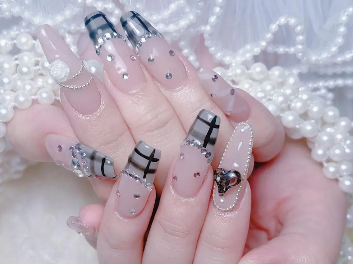 ネイル 🎀まゆ 🪽🐾のネイルデザイン