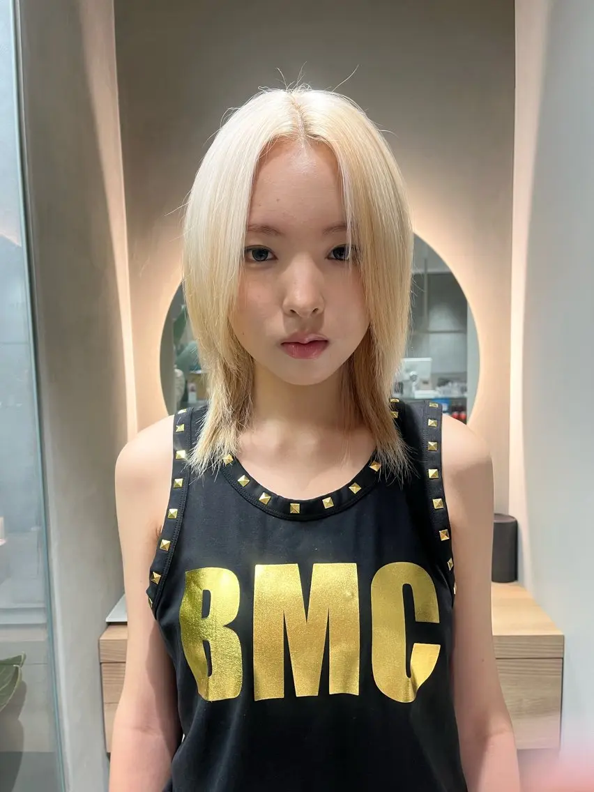 ミディアム カラー レイヤー MINX伊藤なず菜のヘアスタイル