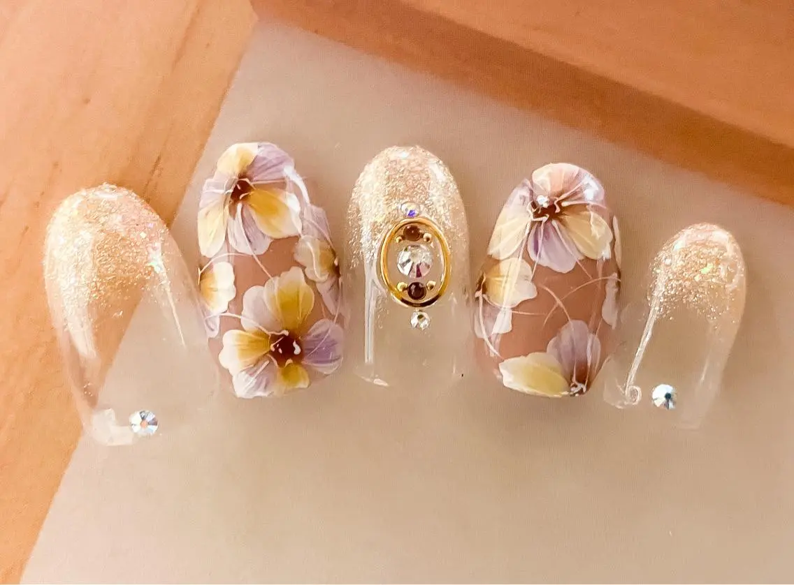 ネイル f'bloom L’ecrinのネイルデザイン
