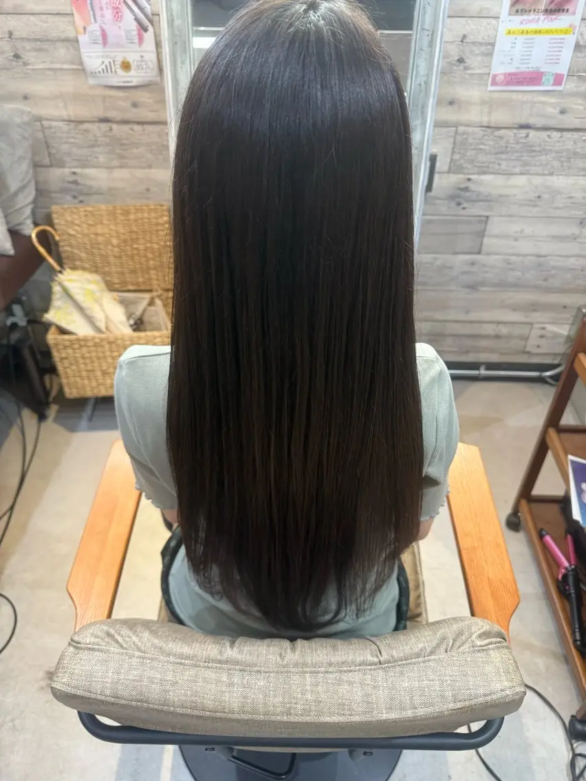 ロング 酸性ストレート 湯田 路子のヘアスタイル