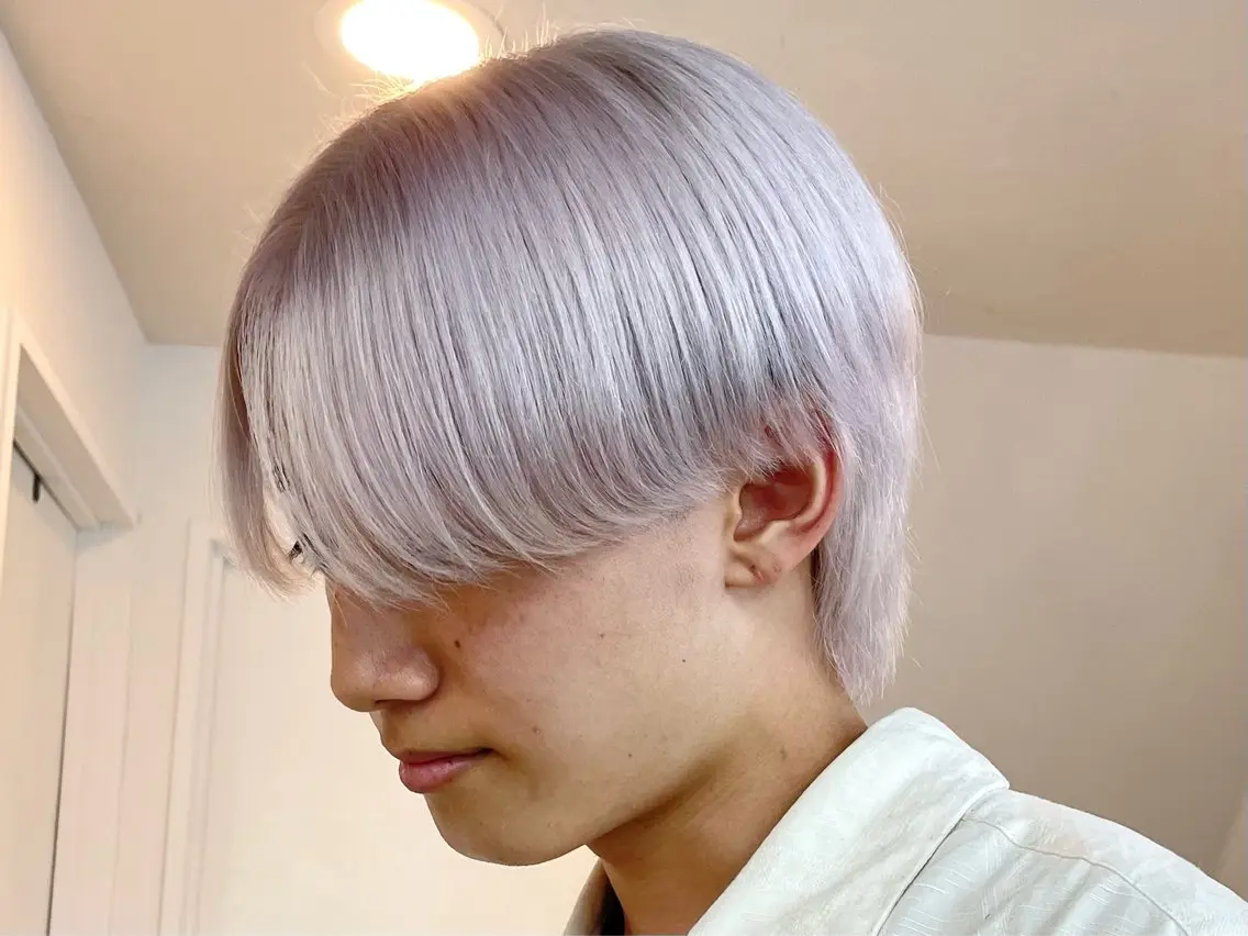 ショート カラー メンズ メンズブリーチ ブリーチ シルバー ホワイトシルバー カット ヘアカラー トリートメント ハイトーン×レイヤー /遠藤将太のヘアスタイル