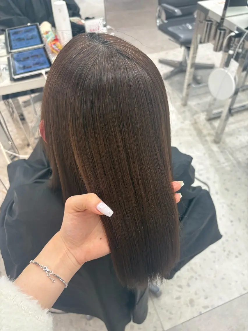 セミロング 縮毛矯正 カットモデル/渋谷 ソナのヘアスタイル