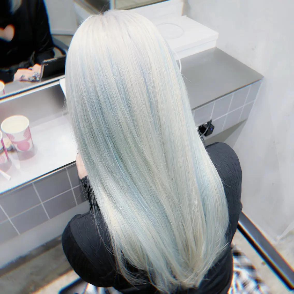 セミロング カラー ブリーチ ケアブリーチ デザインカラー ハイトーンカラー ハッシュカット ヘアカラー トリートメント ハイトーン/レイヤー しゅーたのヘアスタイル