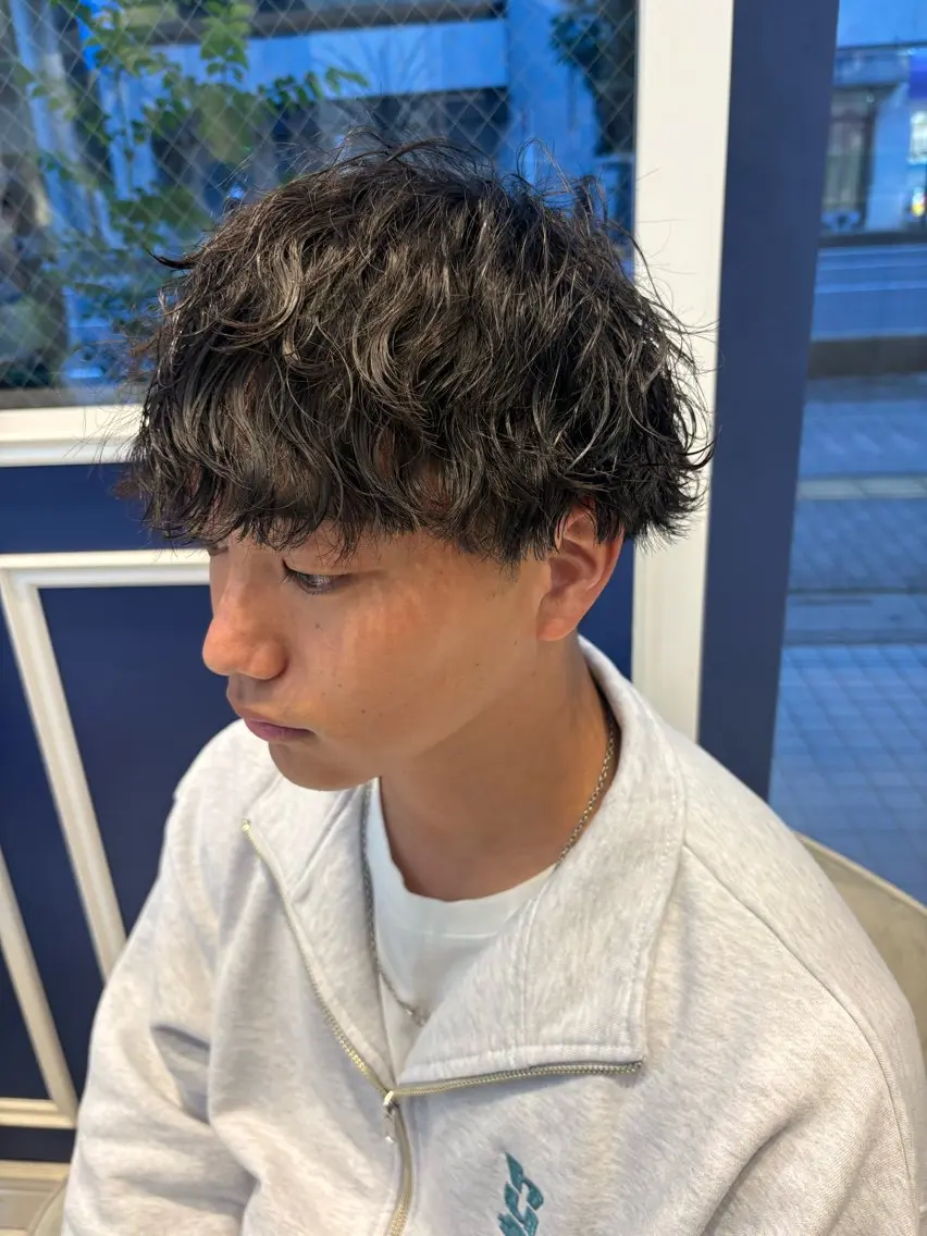 ショート パーマ メンズ メンズパーマ 波巻きパーマ 大槻 ハルカのヘアスタイル