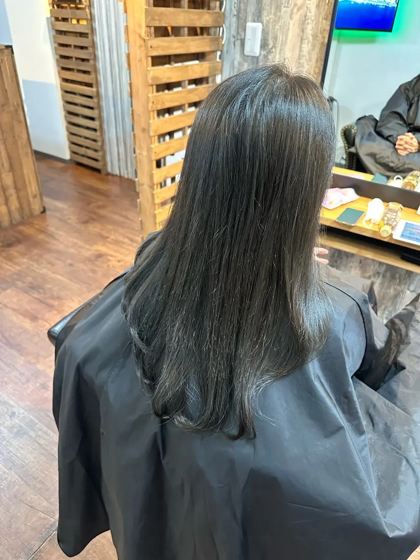 ロング カラー イルミナカラー トリートメント カット ヘアカラー トリートメント Luzir⭐︎ GEN⭐︎のヘアスタイル
