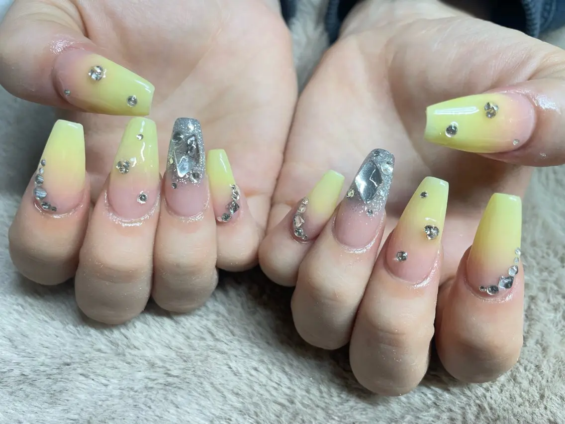 ネイル 春ネイル ハンドネイル LUNA NAIL ayuのネイルデザイン