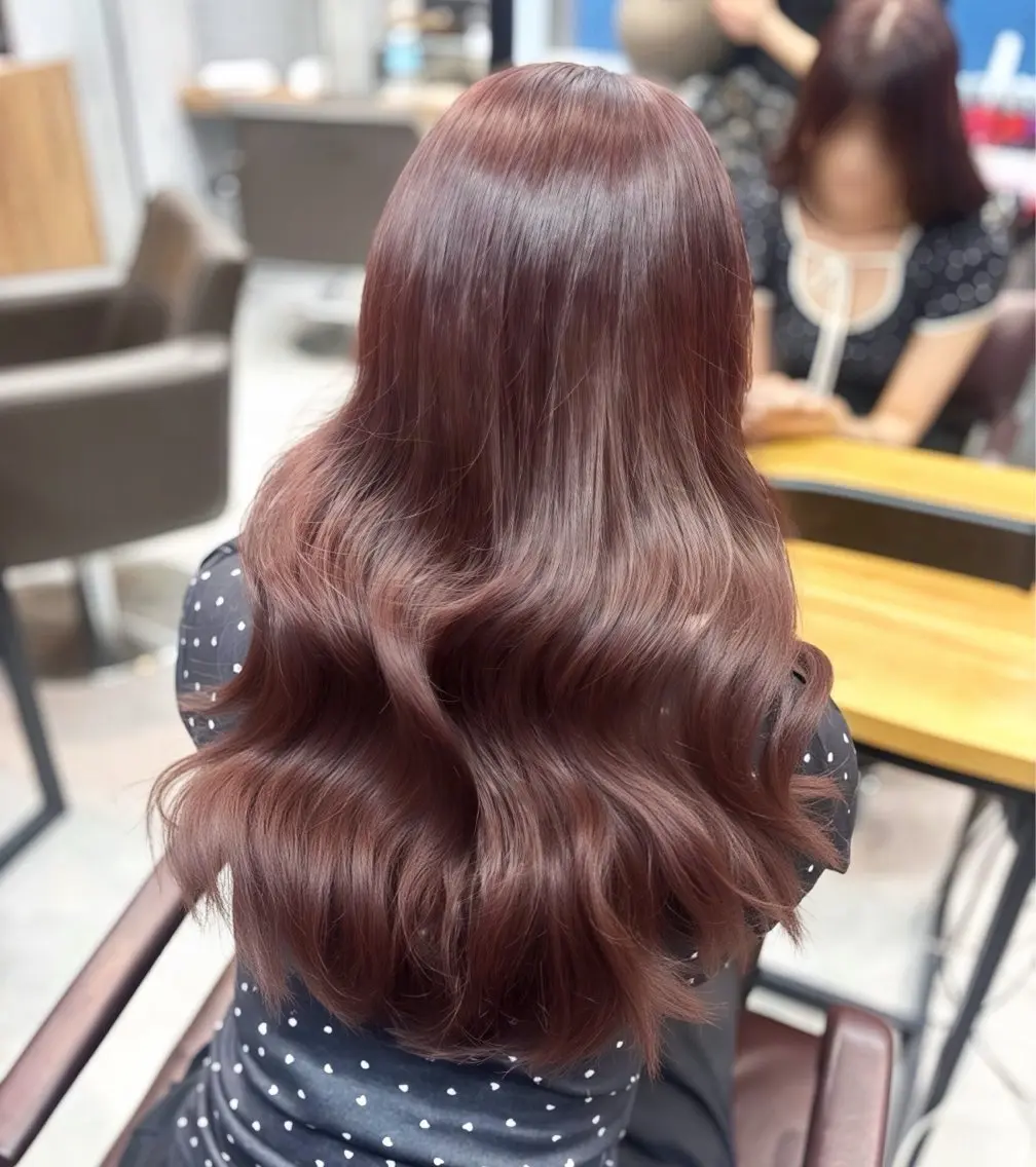 ロング カラー レッドカラー ヘアカラー トリートメント girly上品ヘア 🎀／ベージュikuのヘアスタイル