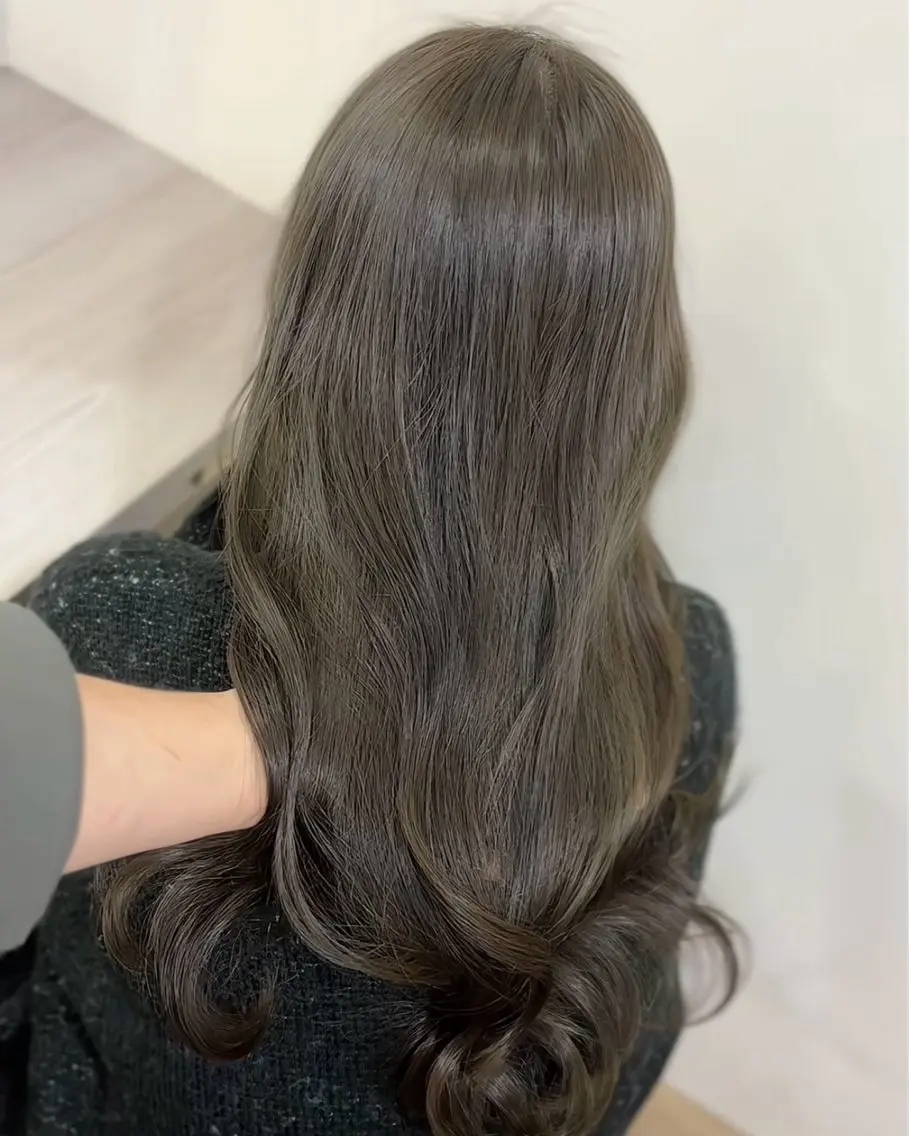 ロング カラー オリーブカラー オレンジ ヘアカラー ブリーチなしベージュ 特化 松村 茶屋町のヘアスタイル