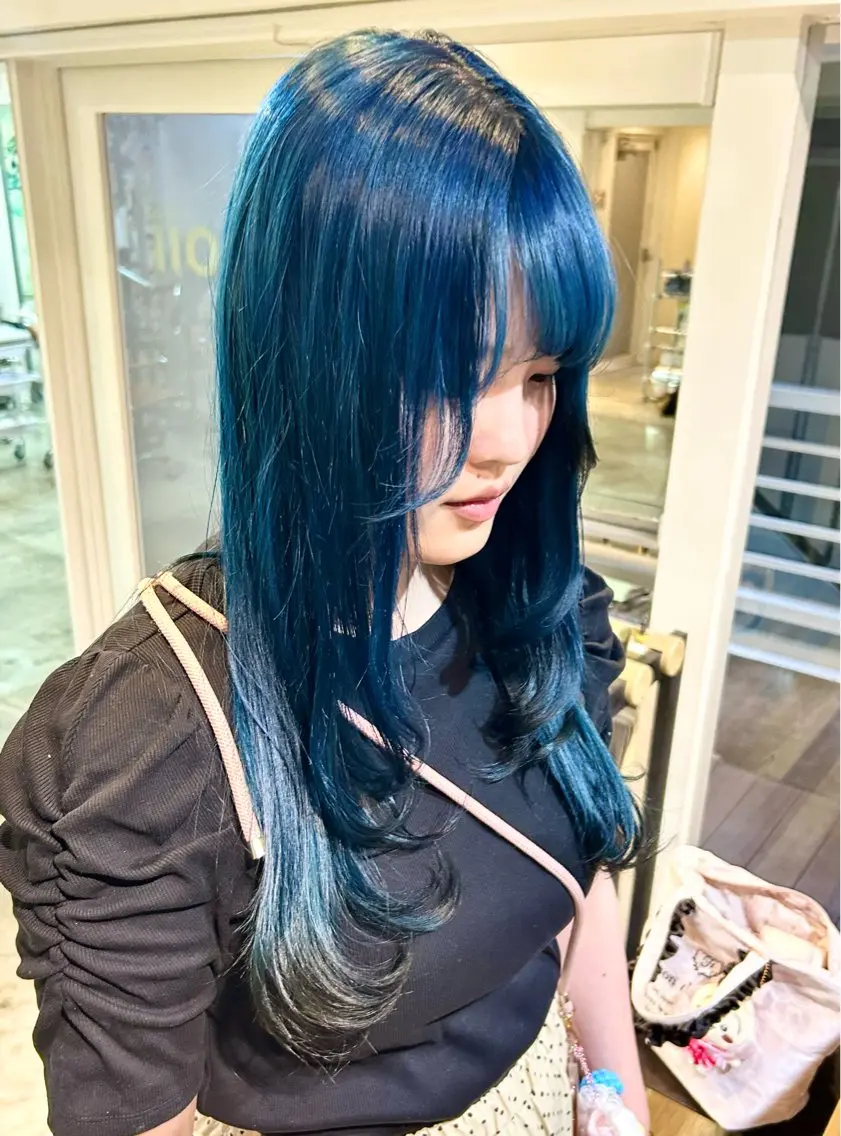 カラー ブルーカラー ダブルカラー ネイビーカラー ヘアカラー 🤎指名No.1原宿 表参道coii日向花のヘアスタイル