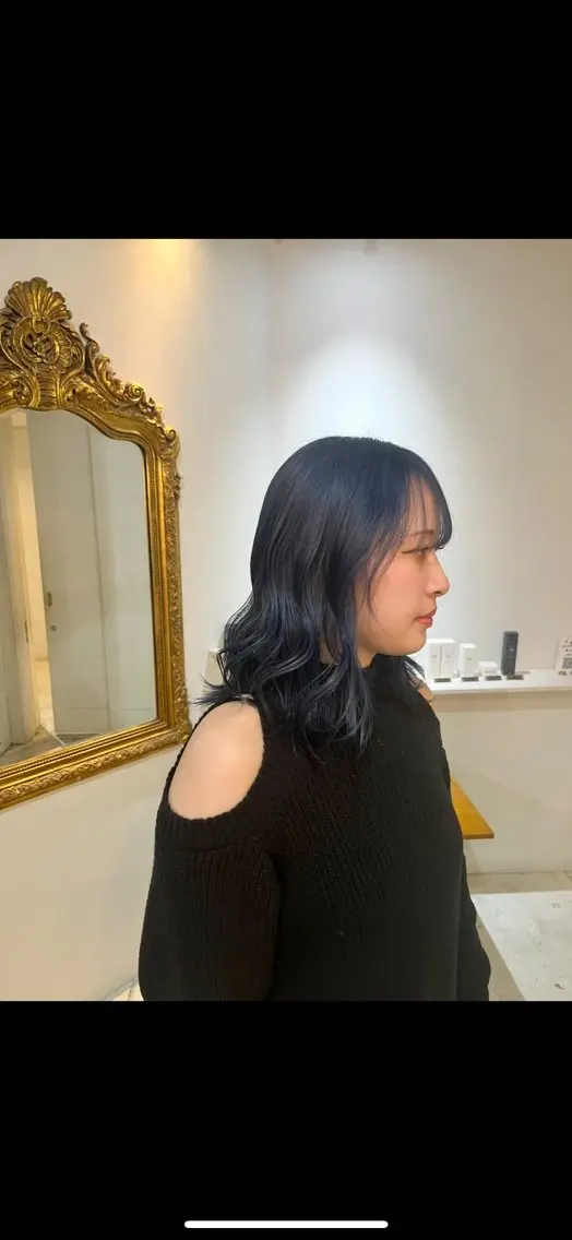 ミディアム 🩶ハイトーン🖤 URARAのヘアスタイル