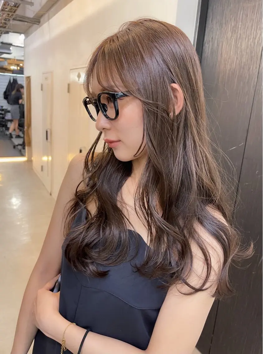 セミロング カラー ベージュカラー ブリーチ ダブルカラー ブリーチなしカラー オリーブベージュ ヘアカラー トリートメント AiM 大名　似合わせカットのヘアスタイル