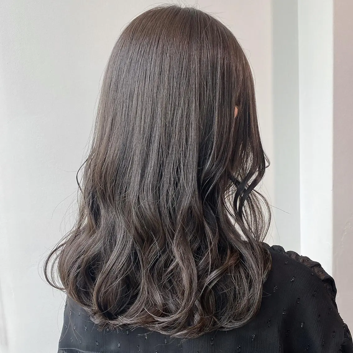ミディアム カラー カット 縮毛矯正 トリートメント 佐藤史哉* 韓国レイヤー赤み除去のヘアスタイル
