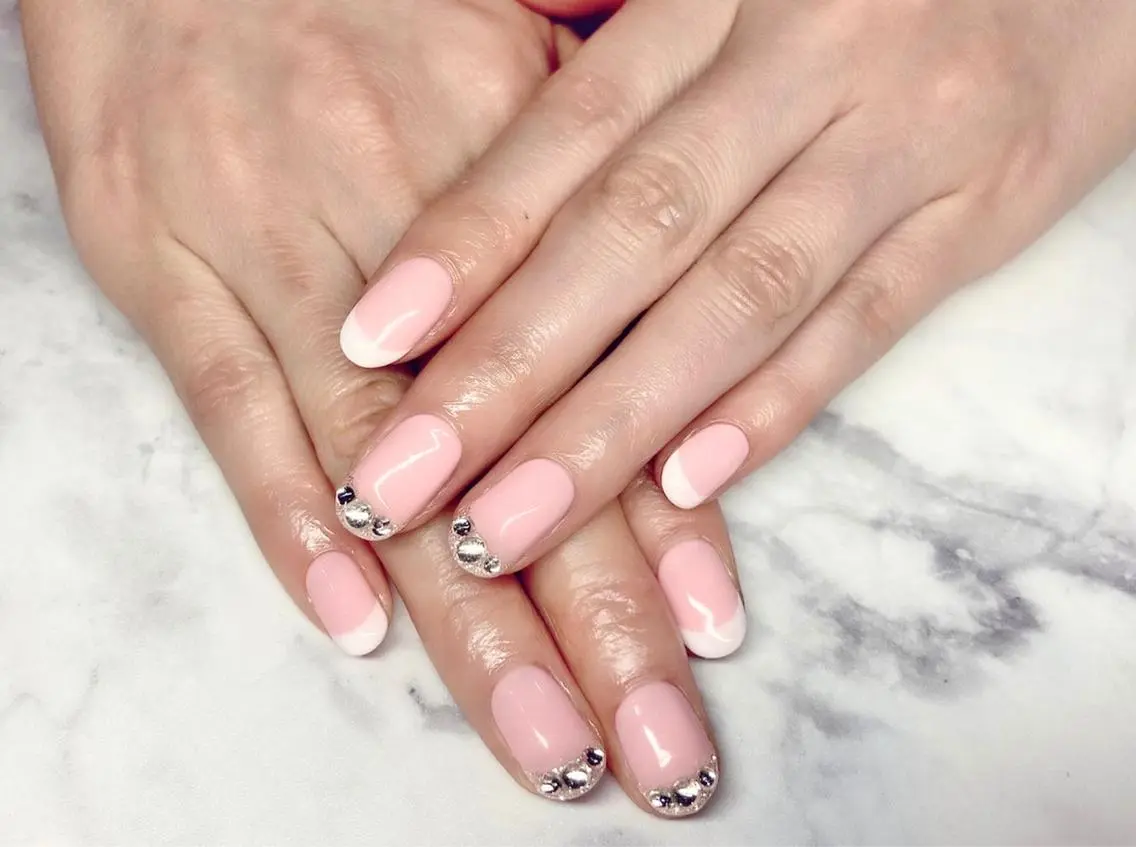 ネイル フレンチネイル ジェルネイル パラジェル Nail&eye Belire 新宿のネイルデザイン